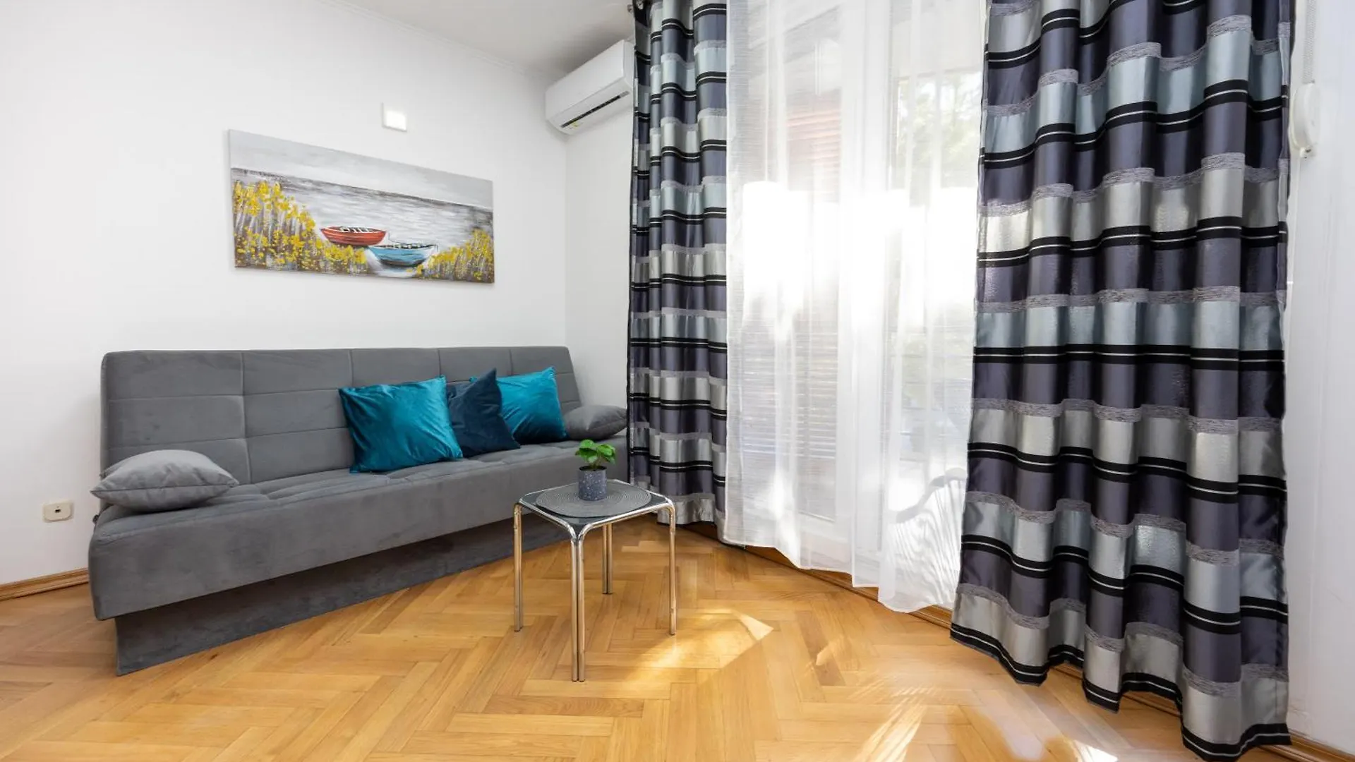 Apartment Paolo By The Beach Znjan Split