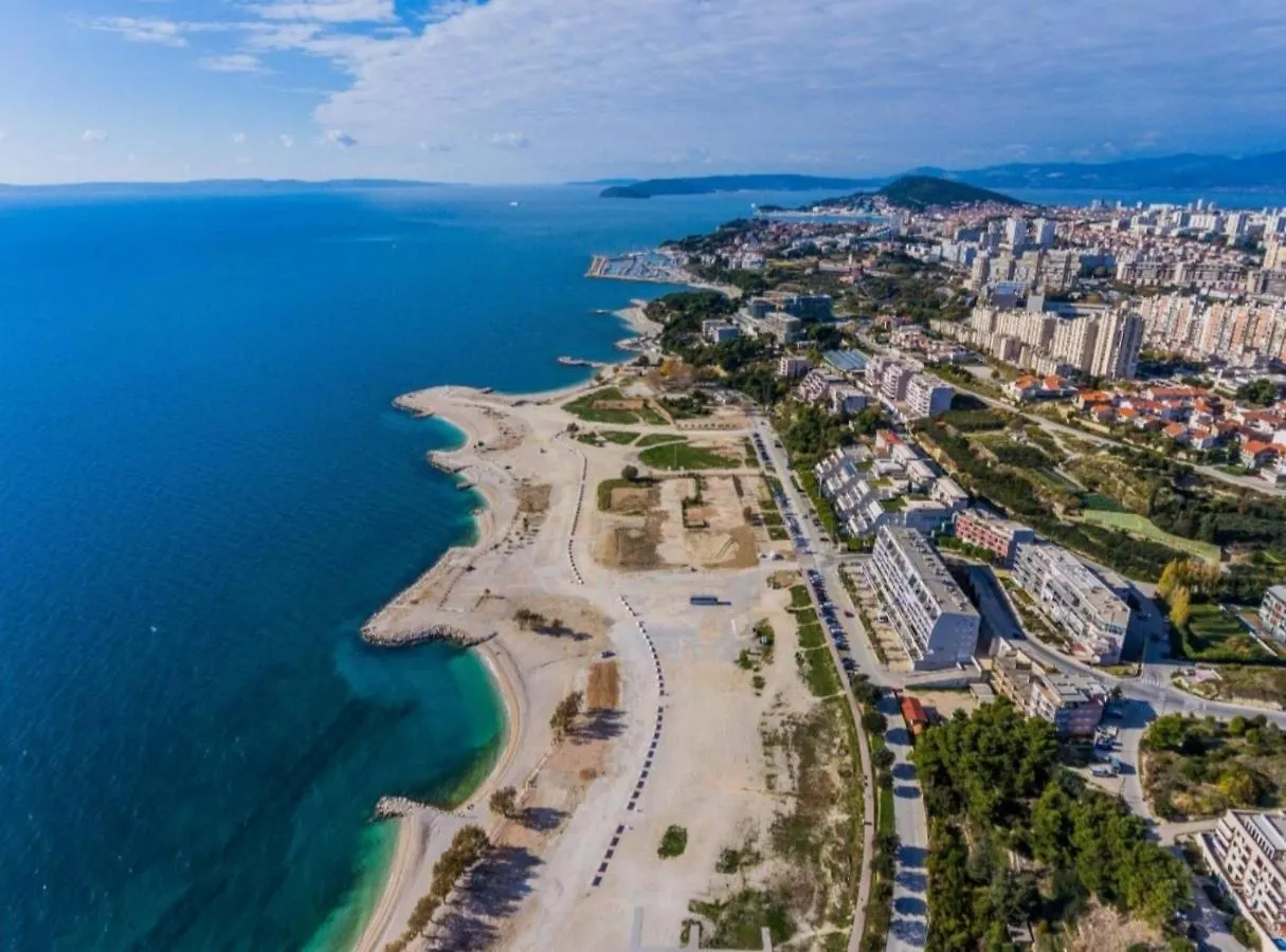 Apartment Paolo By The Beach Znjan Split