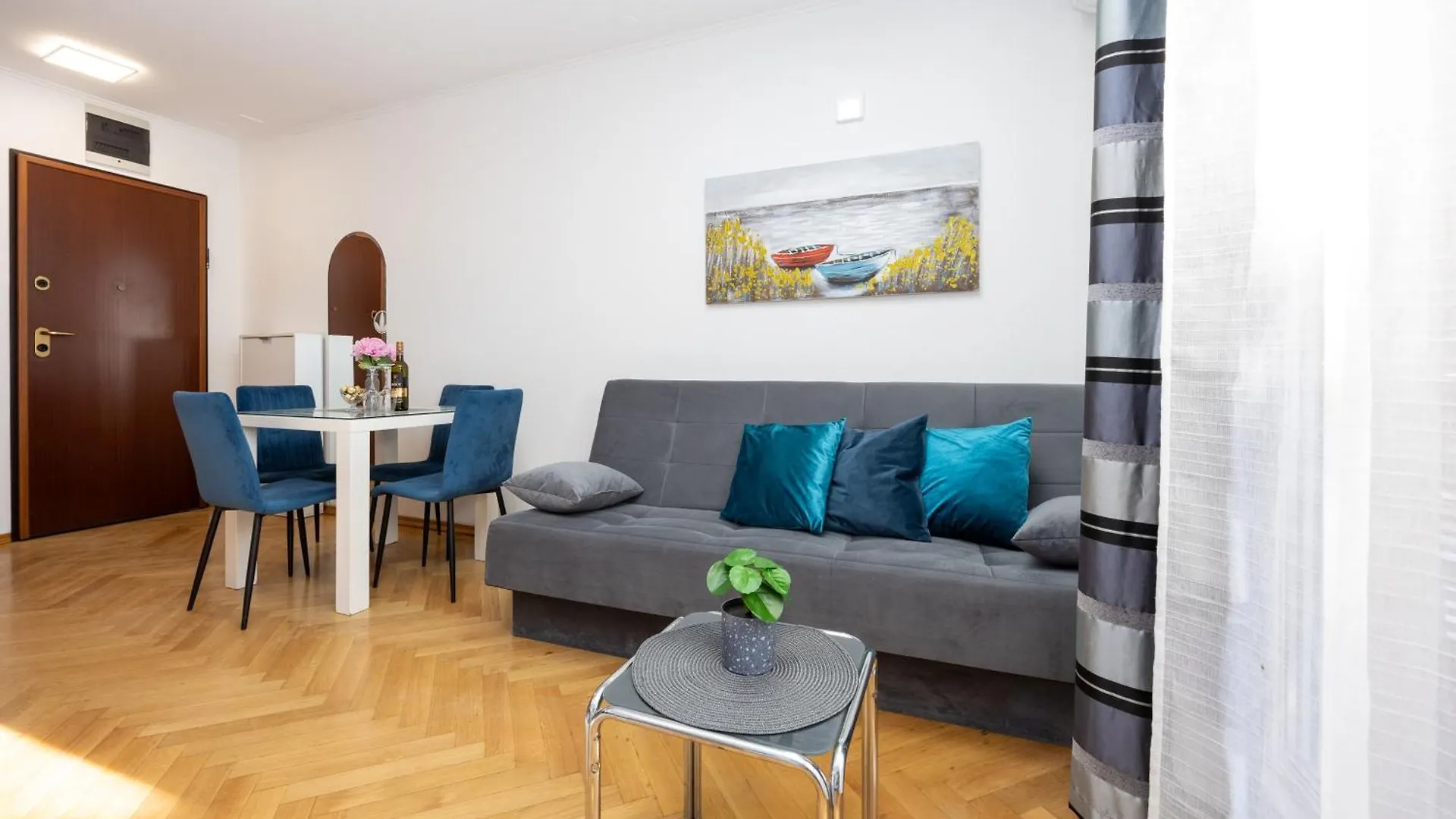 Apartment Paolo By The Beach Znjan Split