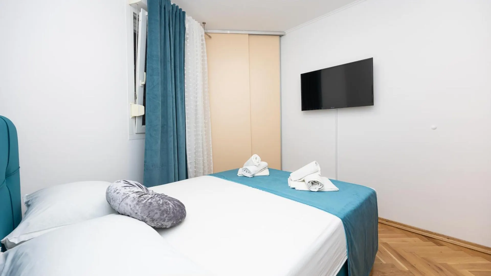 Apartment Paolo By The Beach Znjan Split