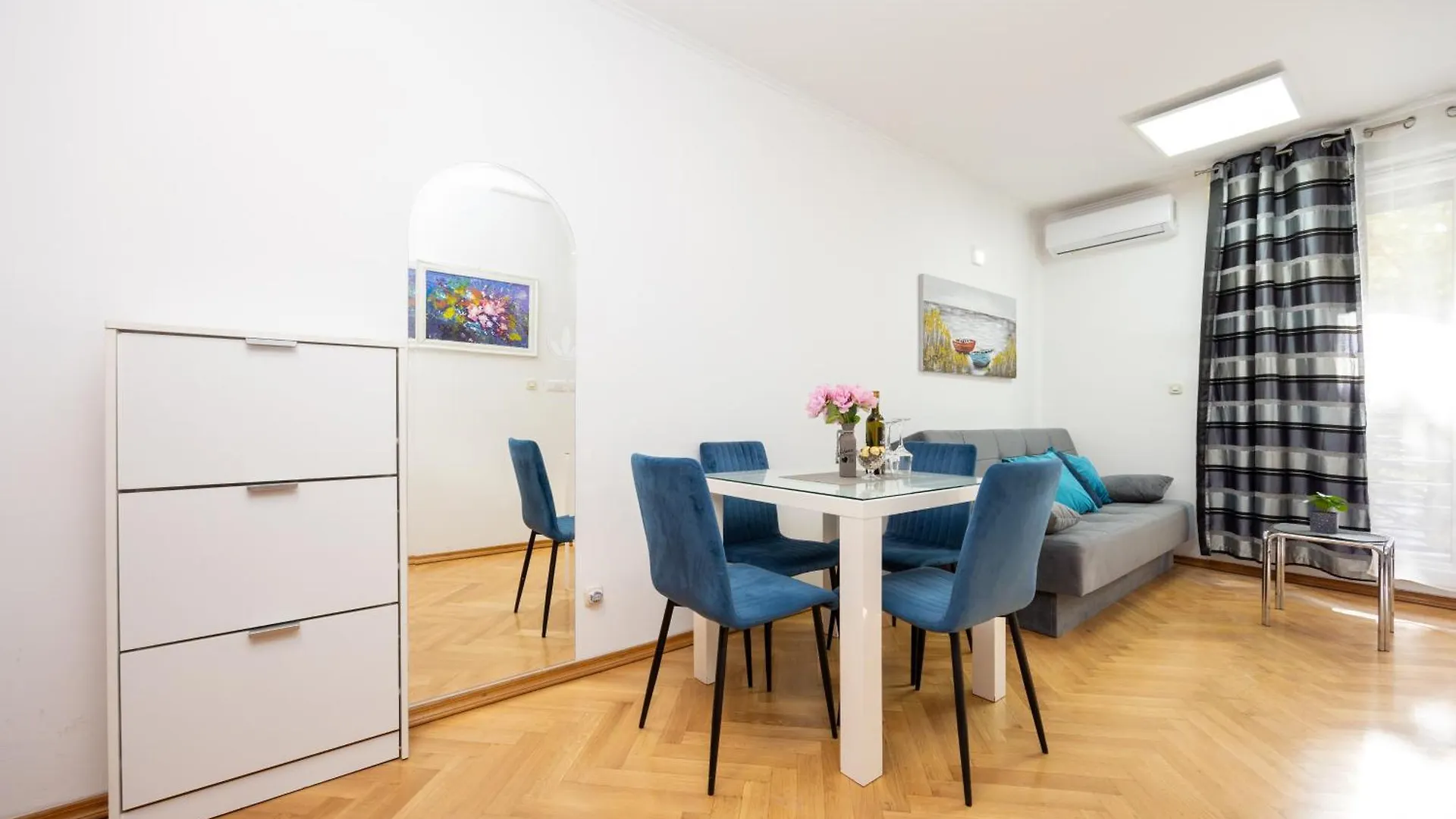 Apartment Paolo By The Beach Znjan Split